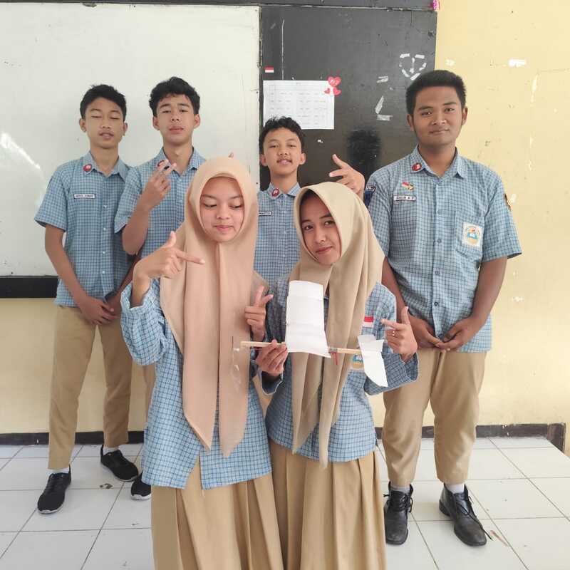 Ini nih... anak SMANSI bikin modelin pesawat terbang