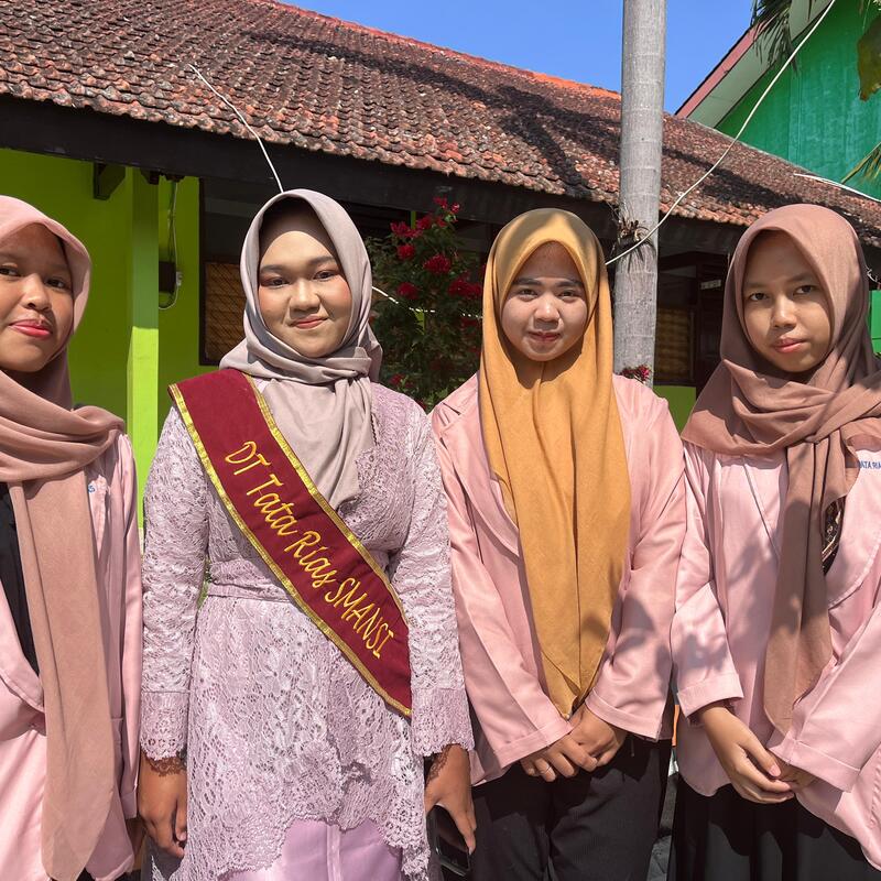 DT Tata Rias - Pelatihan Makeup